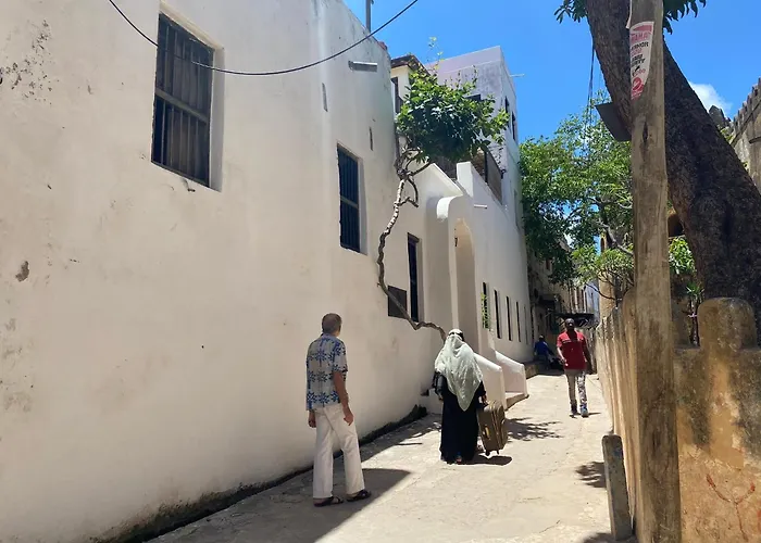 Subira House