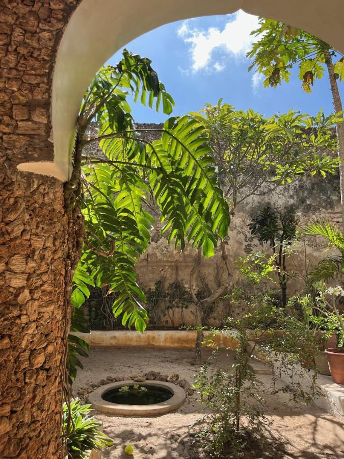 Subira House Bed & Breakfast