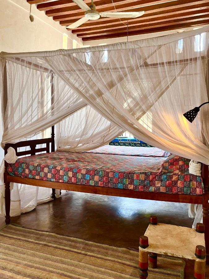 Subira House Bed & Breakfast